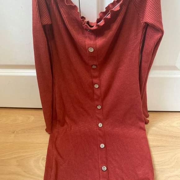 Off Shoulder Dress - Picture 3 of 3